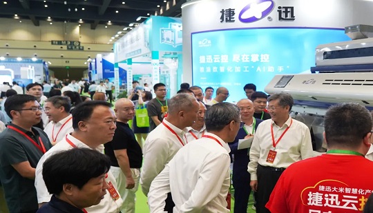 Anysort Intelligent Production Line Solution was Recognized by the Governor of Henan Province at the Zhengzhou Trading Conference!